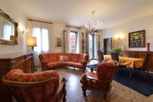 Grand Canal Terrace Hotel *
