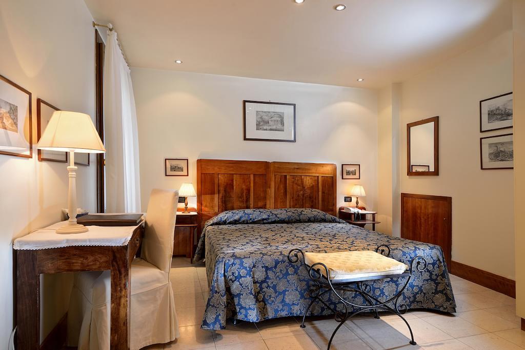 Warm Hospitality Venise