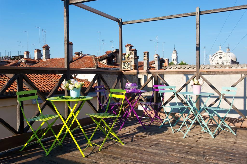 Couette-café Aquamare, Boutique