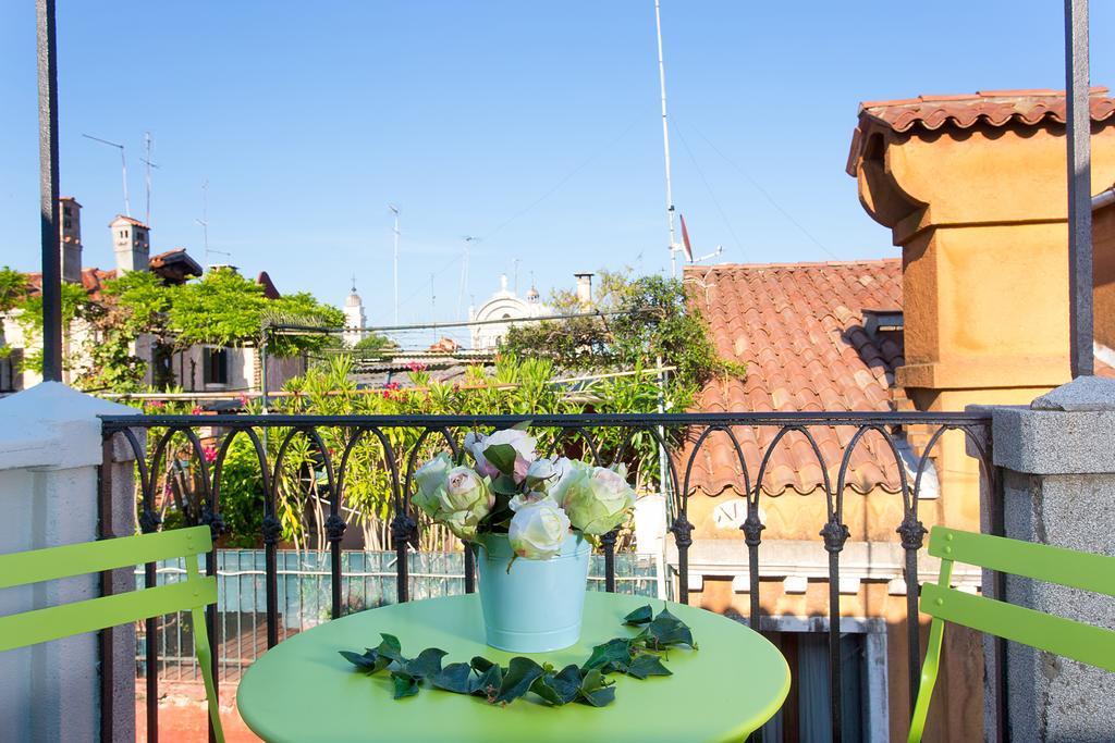Couette-café Aquamare, Boutique