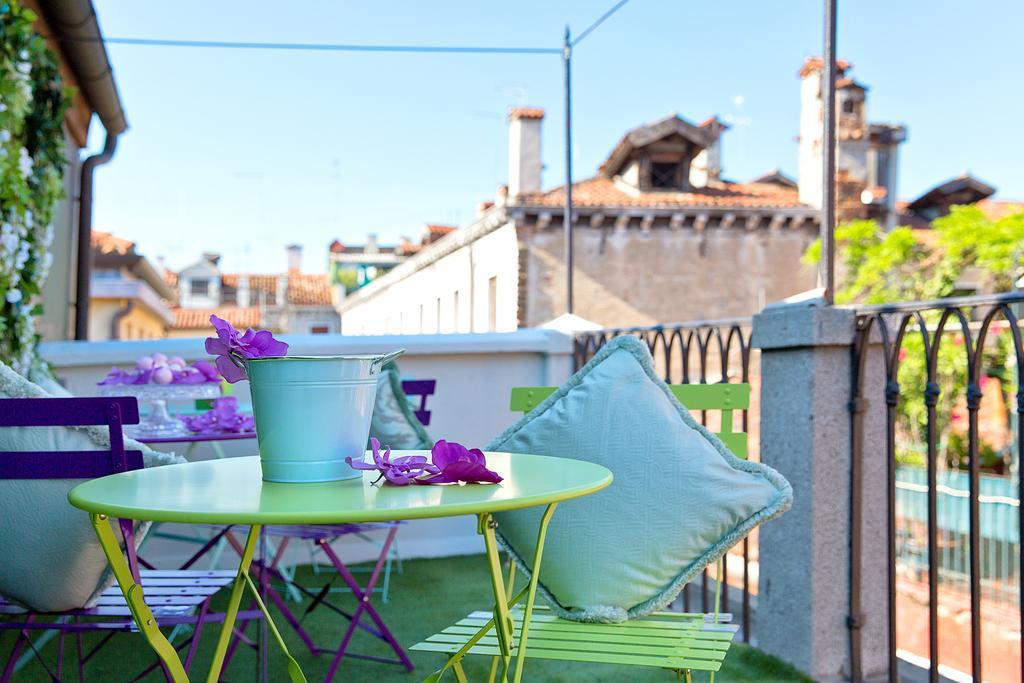Couette-café Aquamare, Boutique 2*