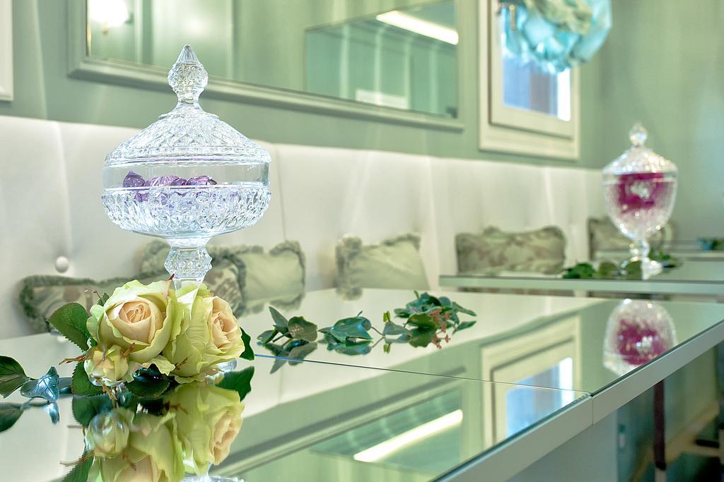 Aquamare, Boutique
