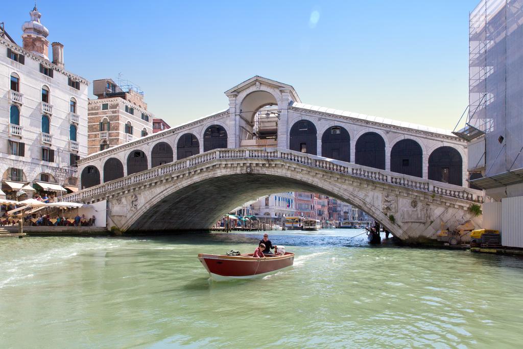Aquamare, Boutique Venise