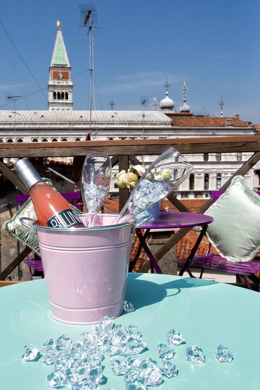 Couette-café Aquamare, Boutique 2*