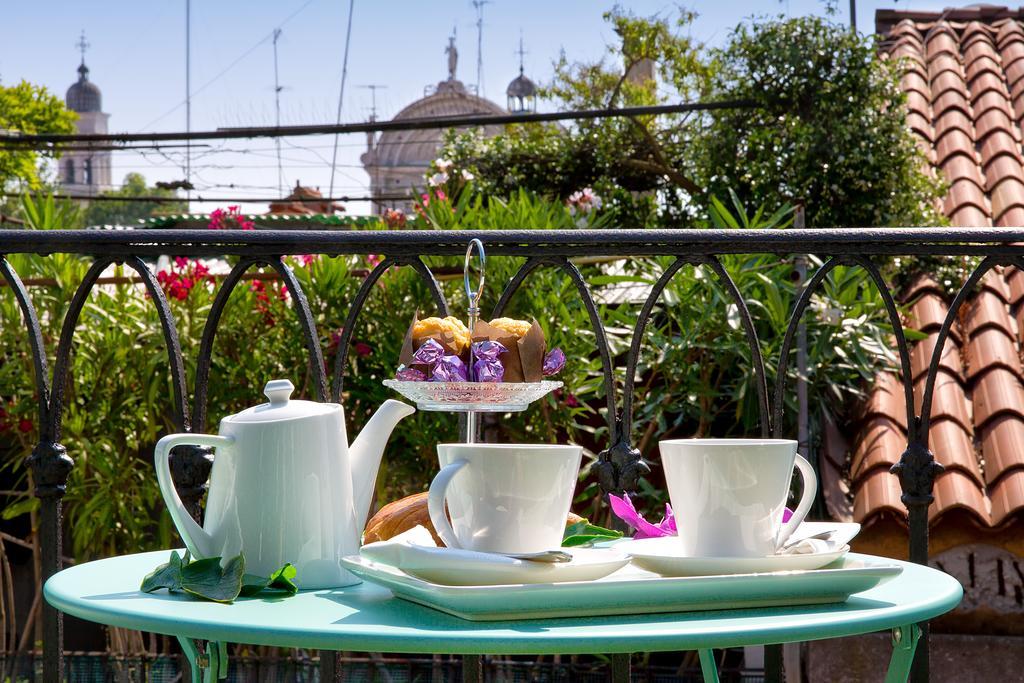 Couette-café Aquamare, Boutique