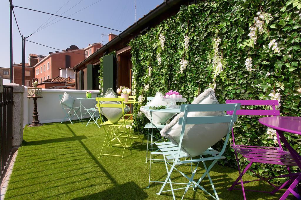 Couette-café Aquamare, Boutique 2*