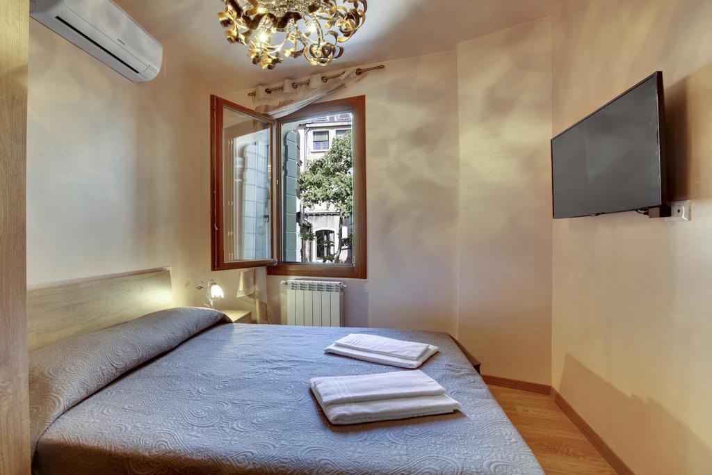 Couette-café Delle Acque 2*