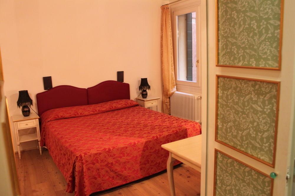 Sant'angelo - Fenice In Apartment Venedig
