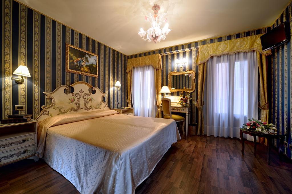 Hotel Di Milano 3*