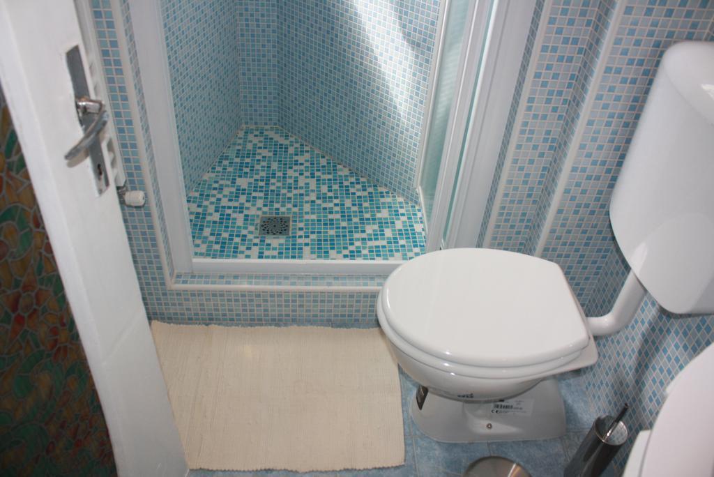 2 Apartment *