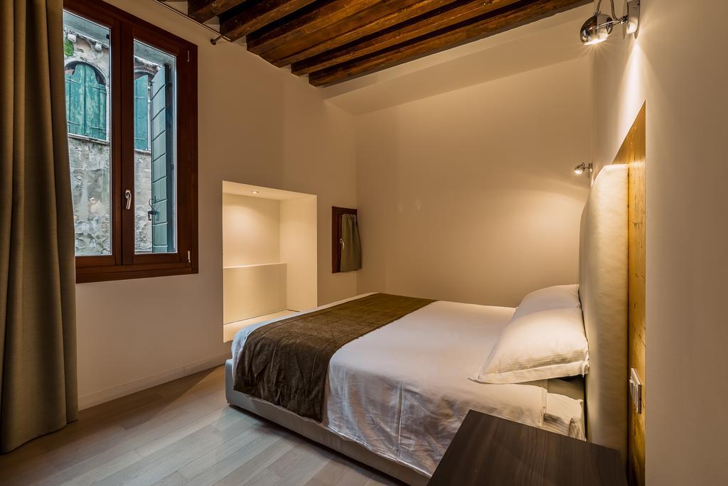 Charming Palace Corte Del Teatro Appartamento *