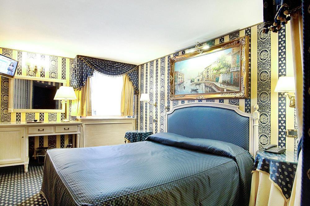 Relais Piazza San Marco 3*