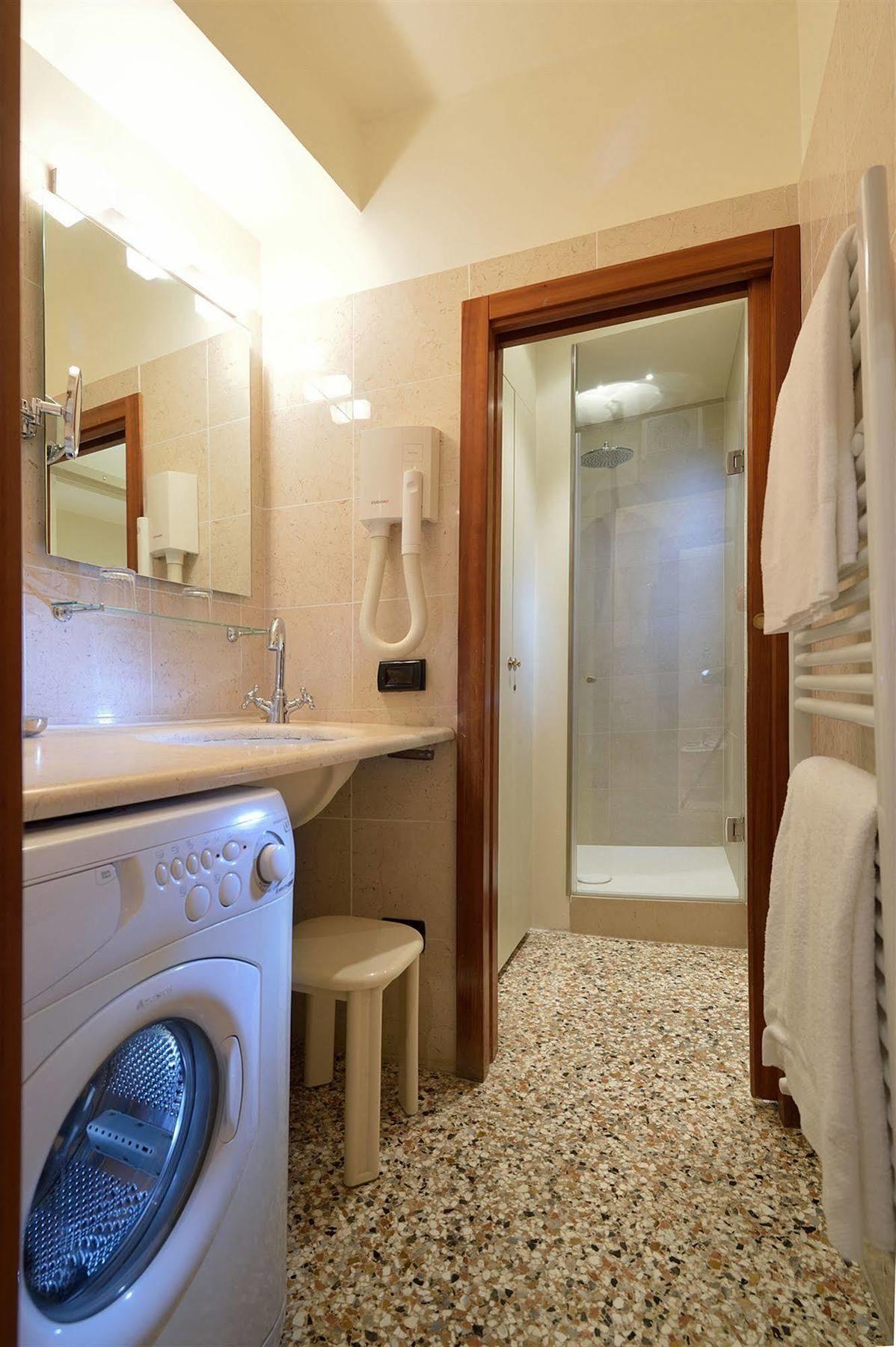Warm Hospitality * Venise
