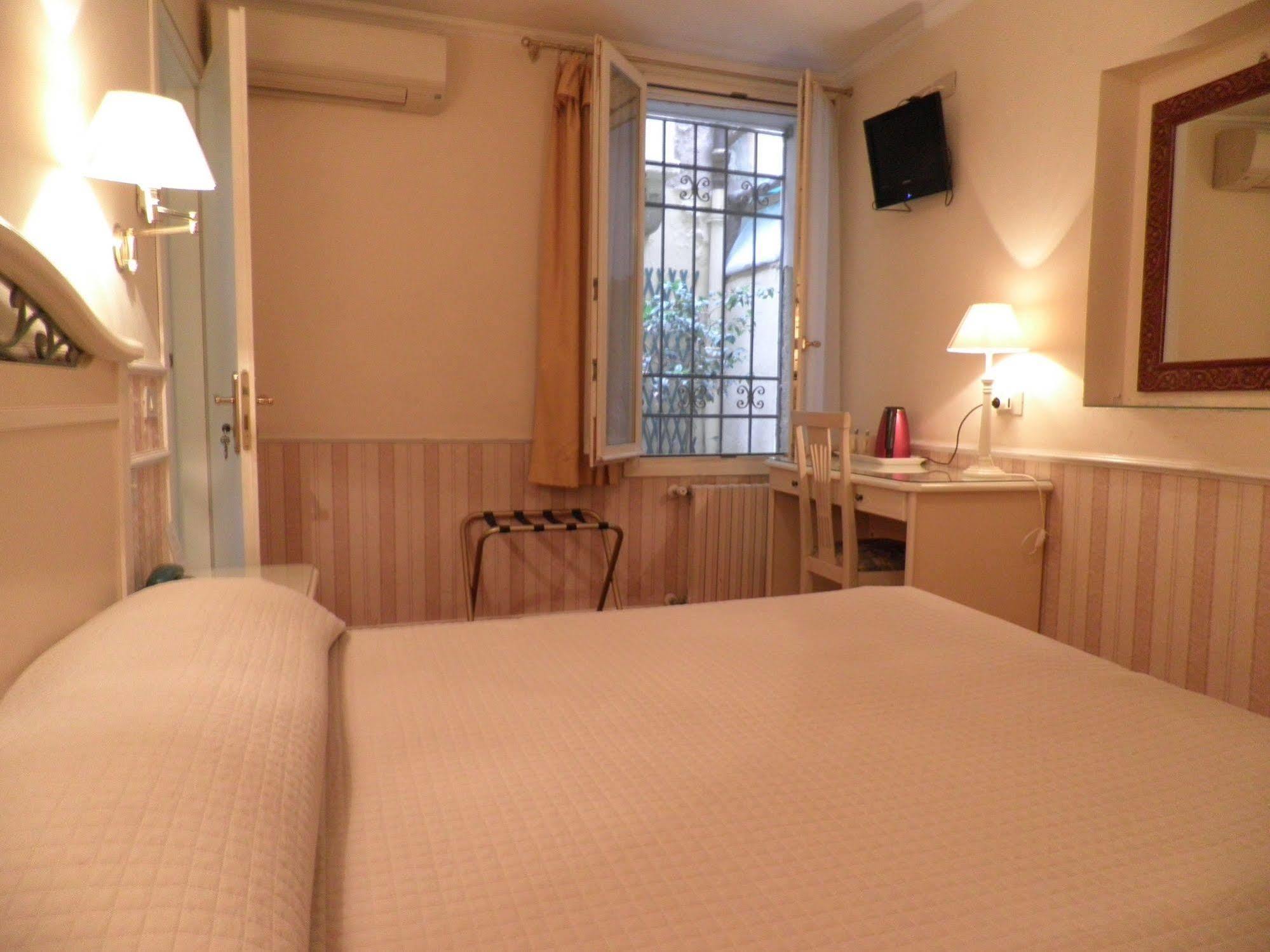 Couette-café Al Campaniel 2*