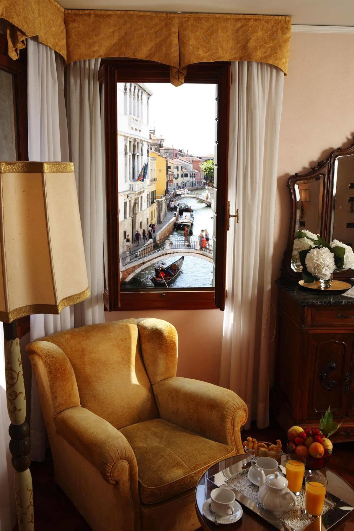 Accademia - Maravege Hotel 3*