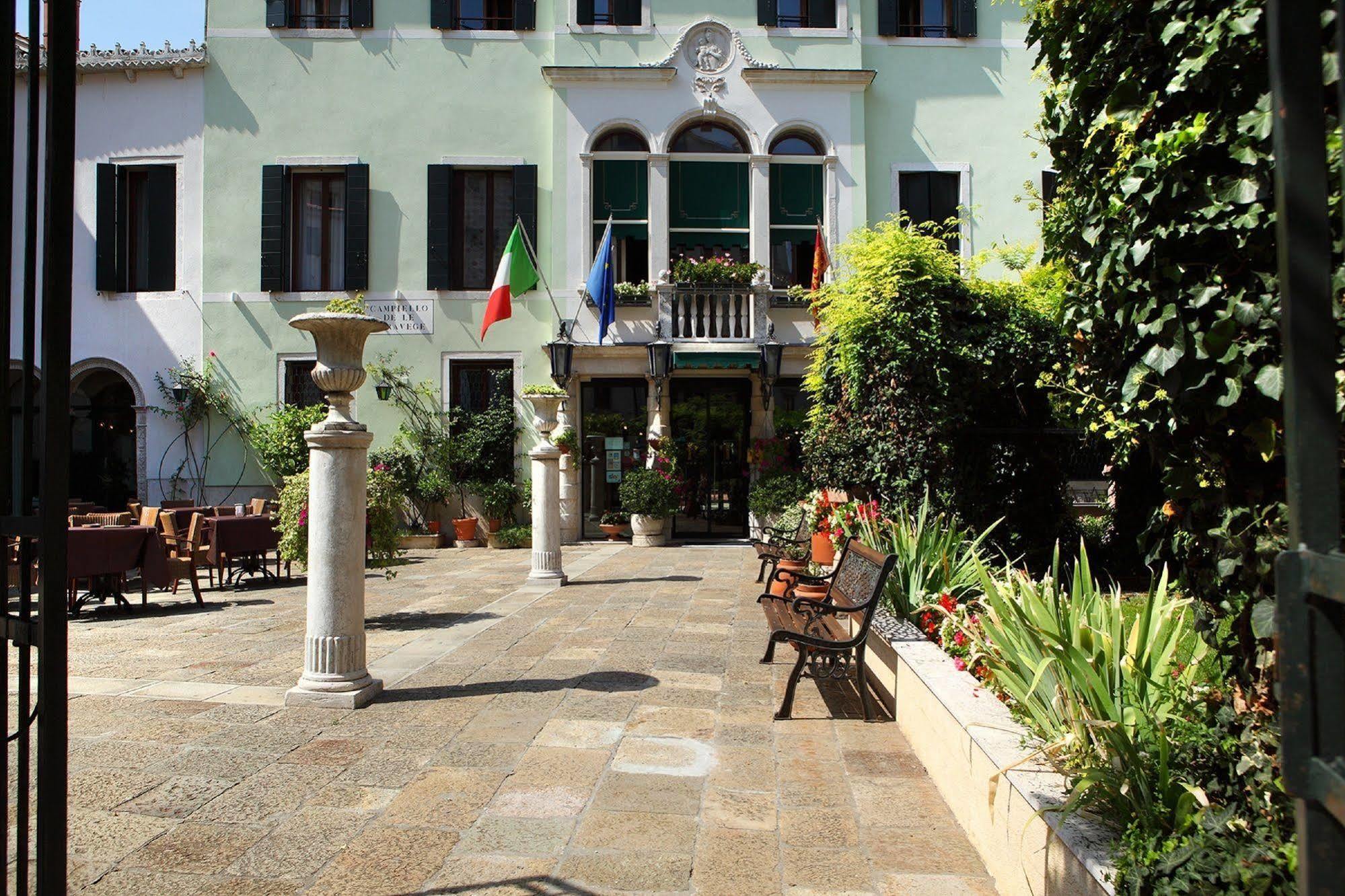 Accademia - Maravege 3*