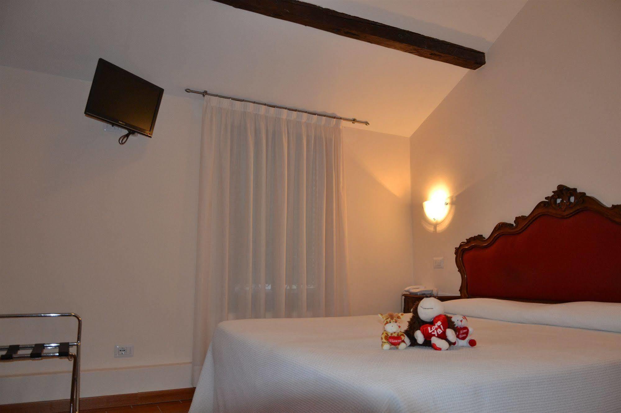 Canada Hotel 2*