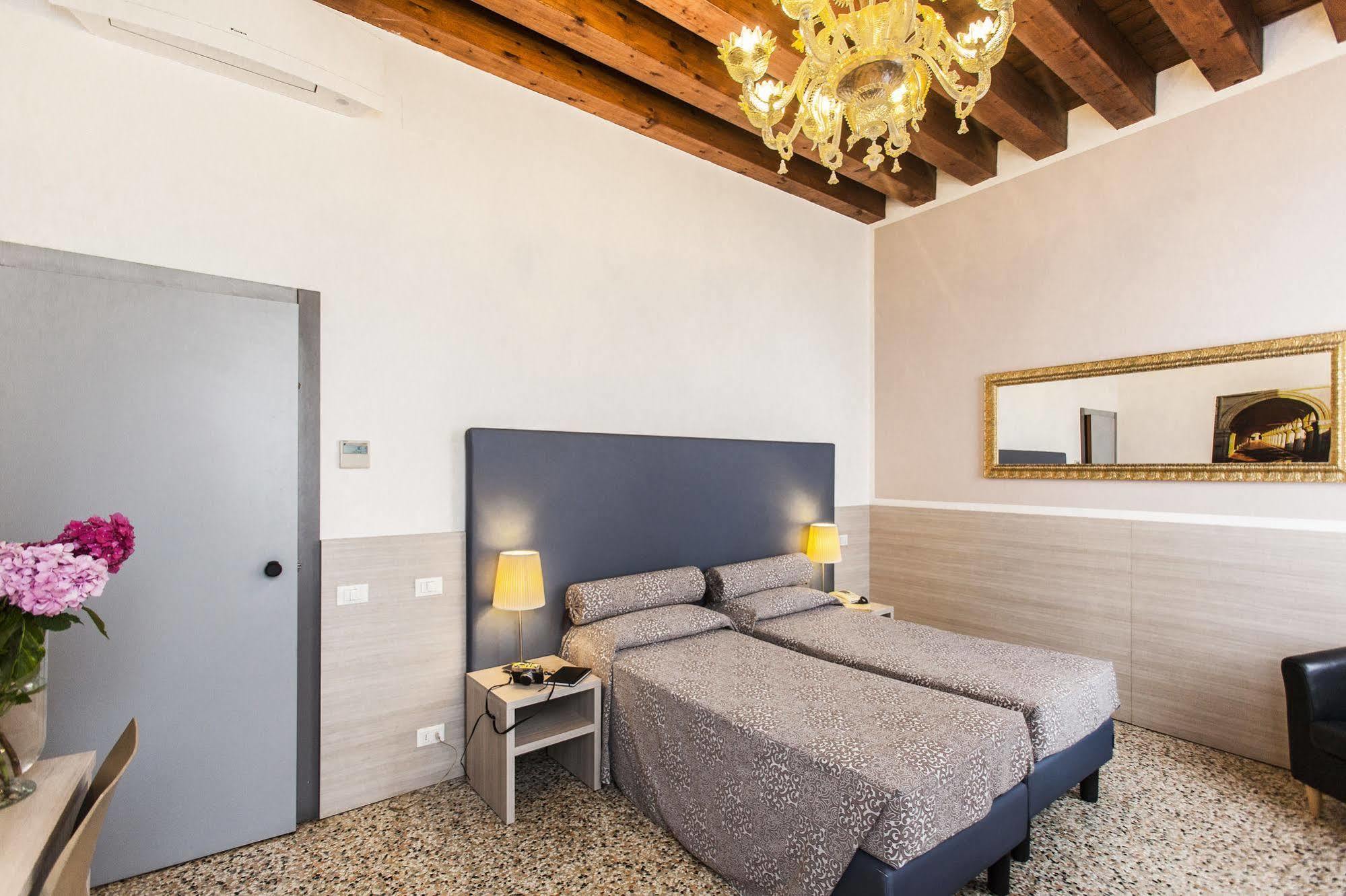 Foresteria Levi 2* Venedig