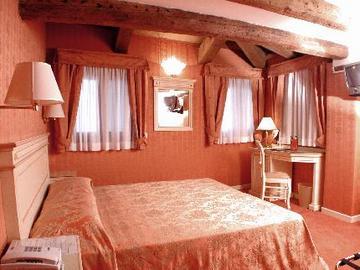 Lanterna Di Marco Polo Frühstückspension 3*