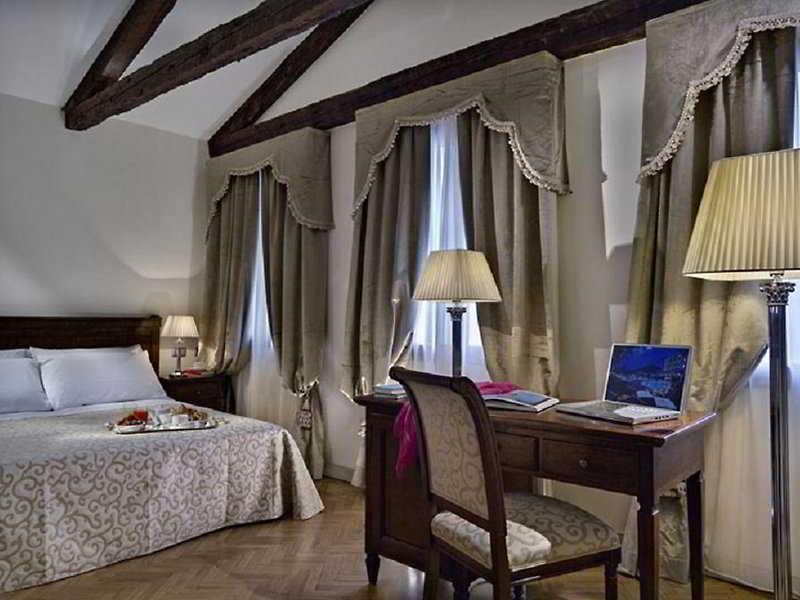 Dell'opera Hotel