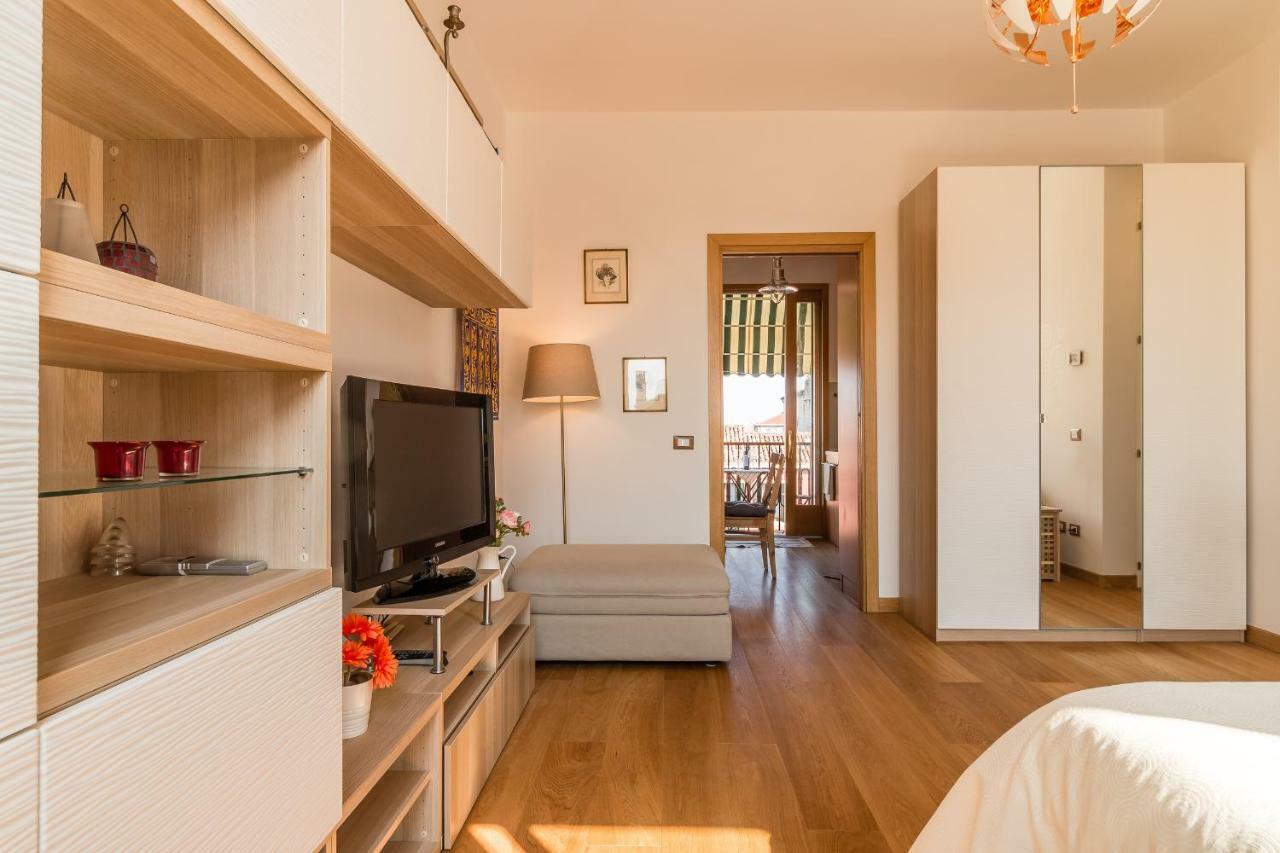 Sunny Nest Canal View In Chic Movida Appartement