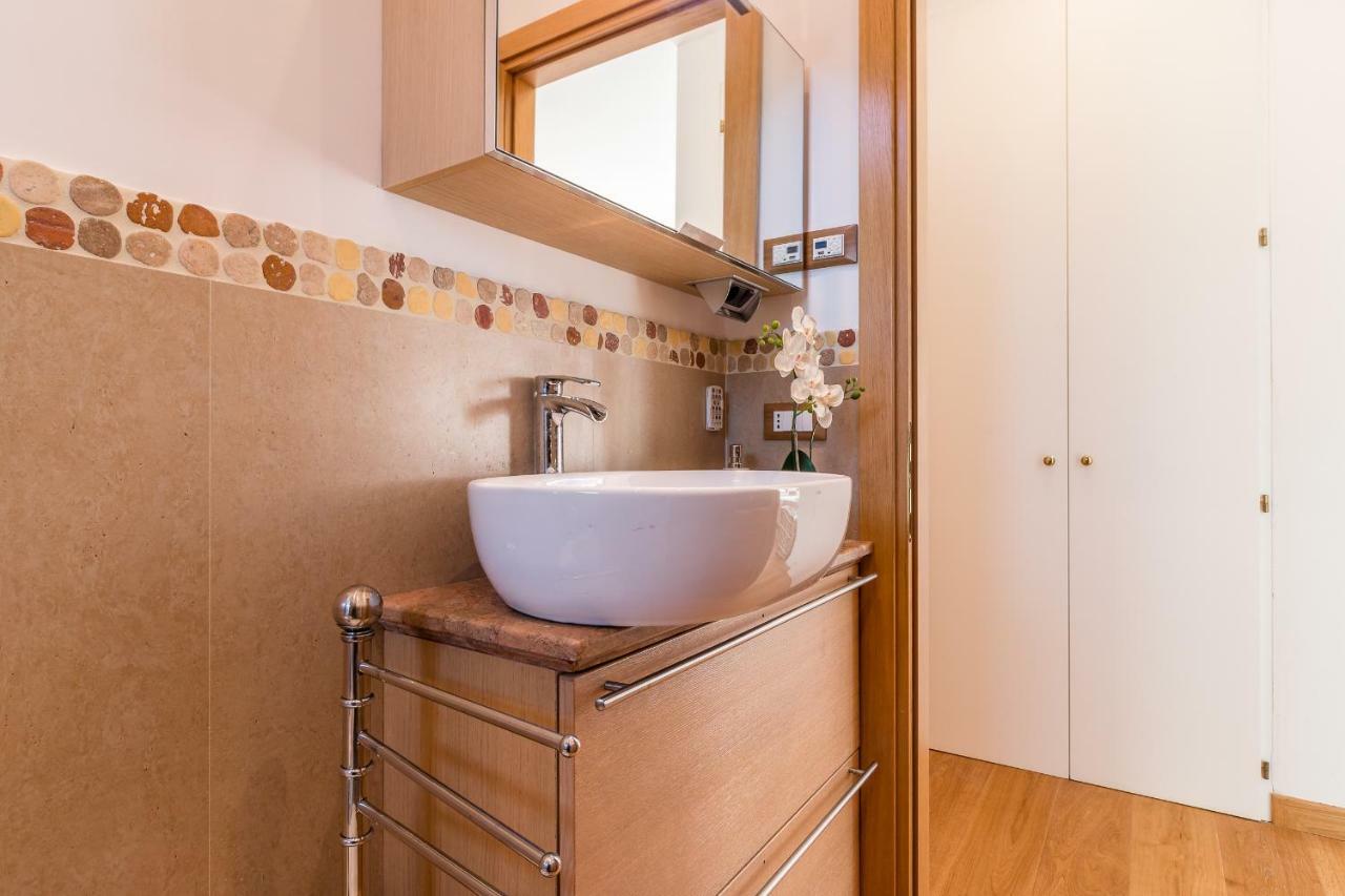 Sunny Nest Canal View In Chic Movida Appartement