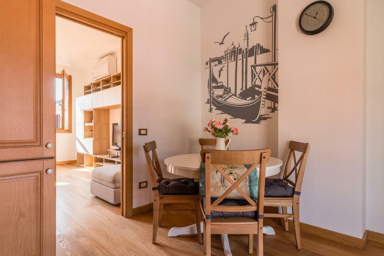 Sunny Nest Canal View In Chic Movida Appartement