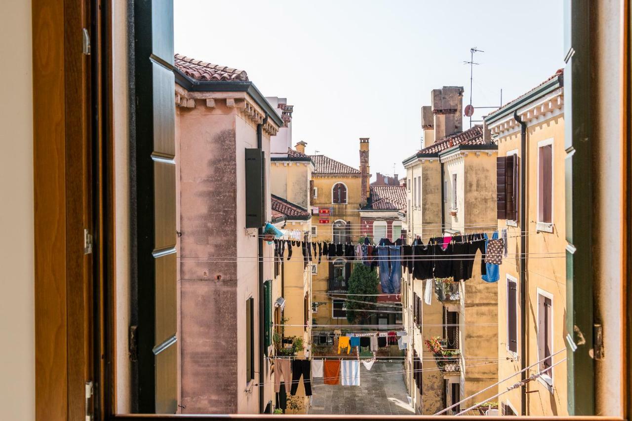 Sunny Nest Canal View In Chic Movida Appartement