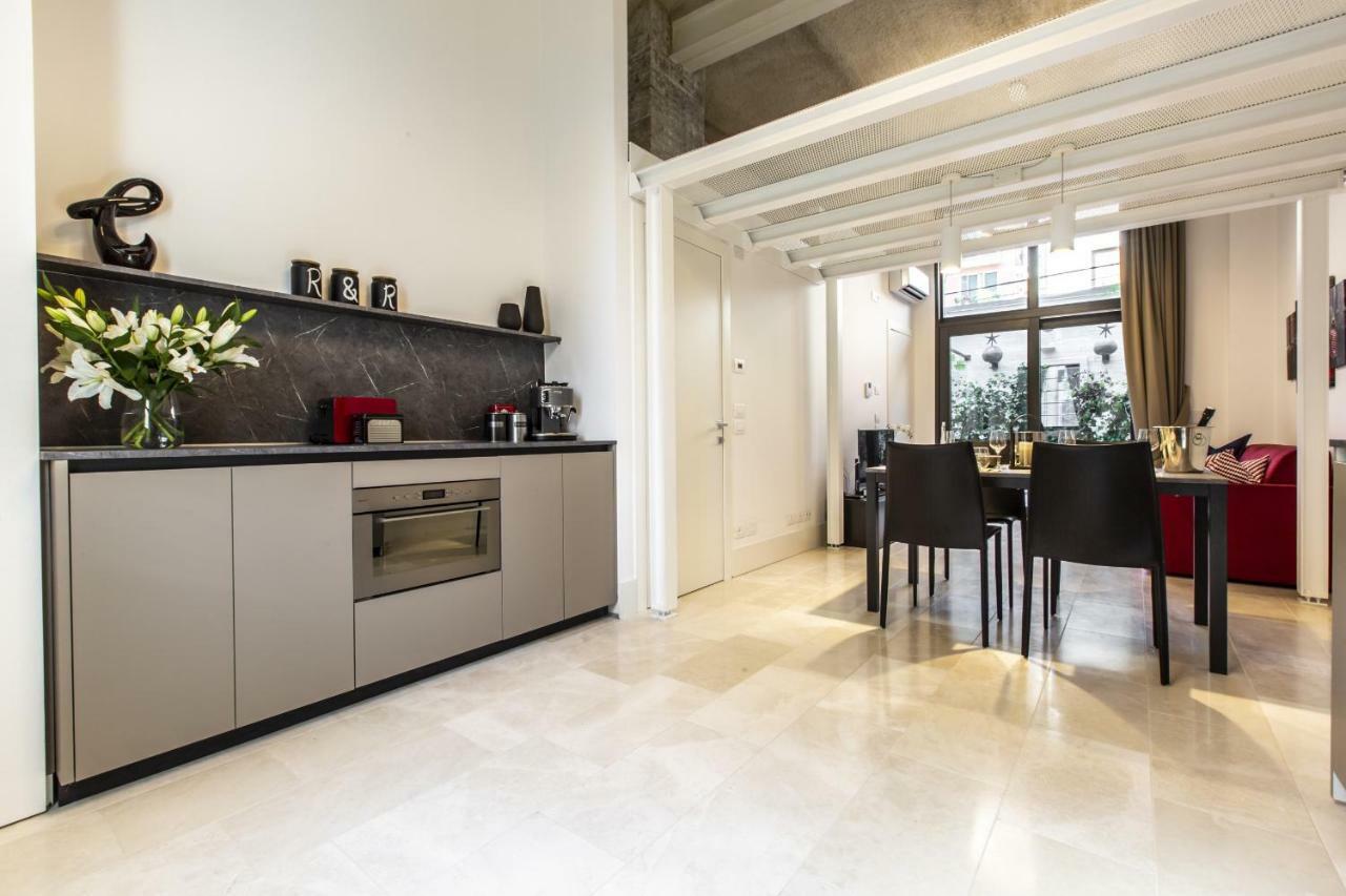 Elegant Fornasa Vecia, Canal View With A Beautiful Garden R&r