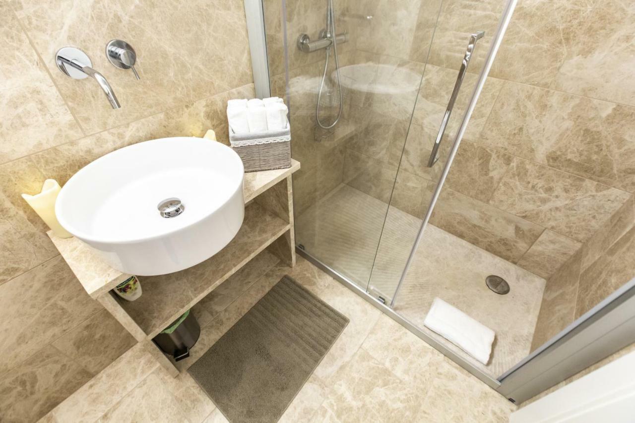 Appartamento Elegant Fornasa Vecia, Canal View With A Beautiful Garden R&r *