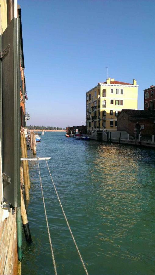 La Gondola - Beautiful Canal View Apartment Venedig