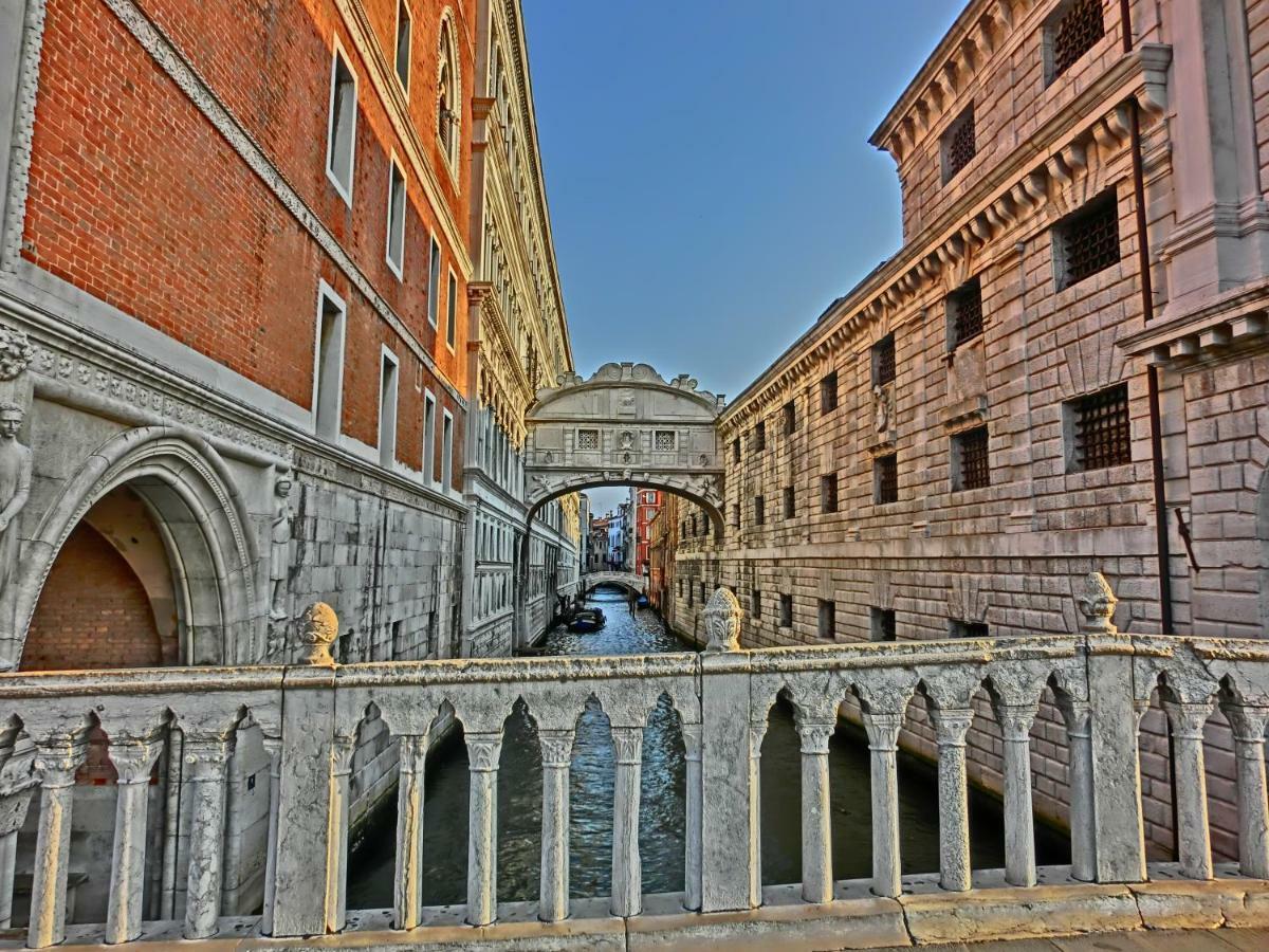 Family Three Minutes From San Marco Square, Apartment *