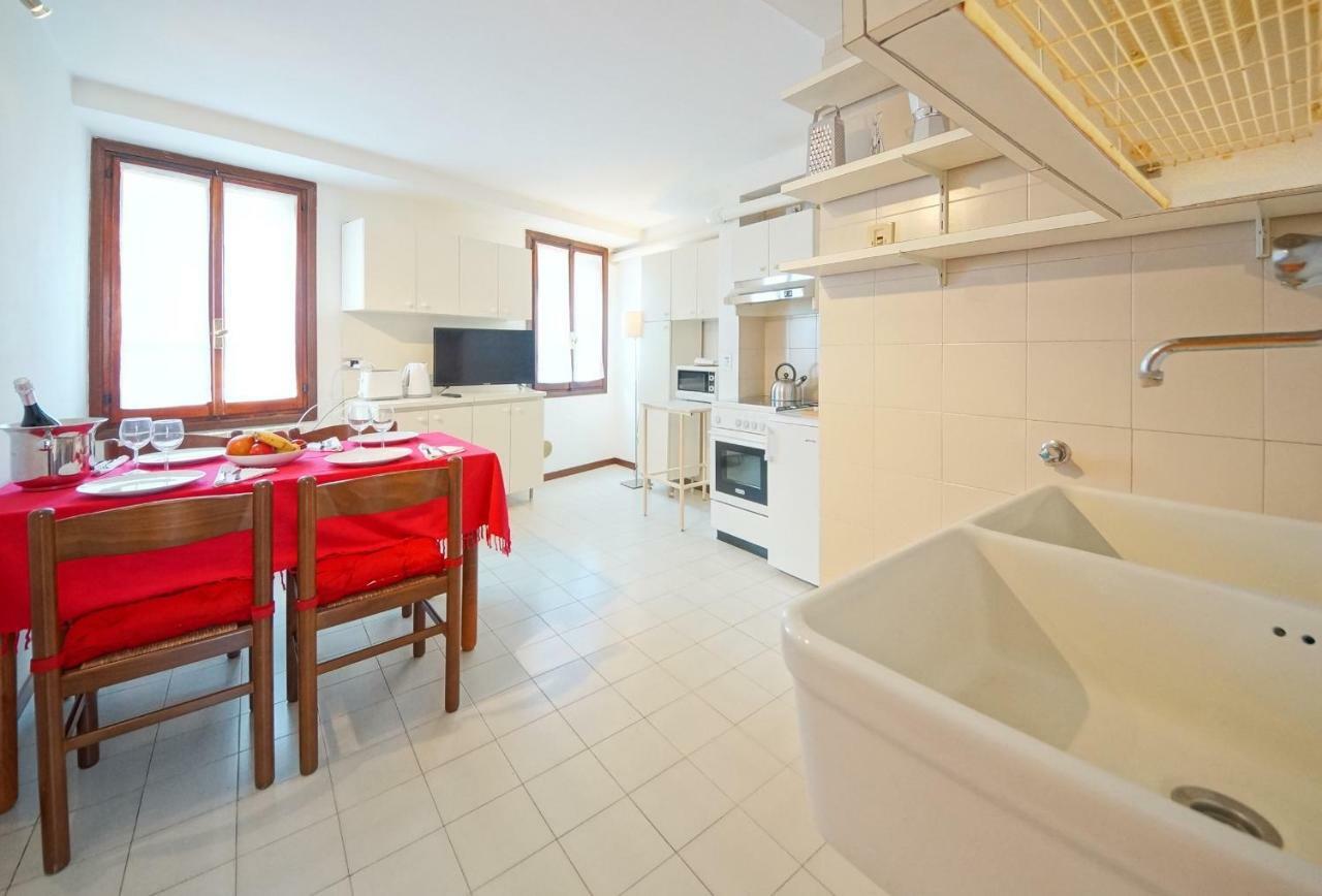 Apartment Calle Dei Fabbri Venice