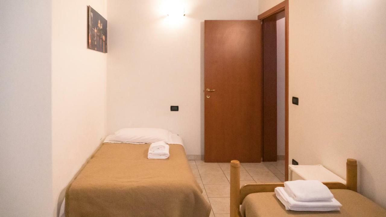 La Gondola - Beautiful Canal View Apartment *