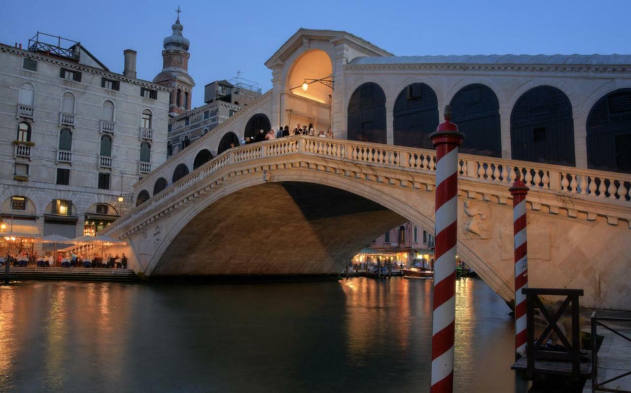 Apartment Ca Zulian Amazing Canal View Venedig