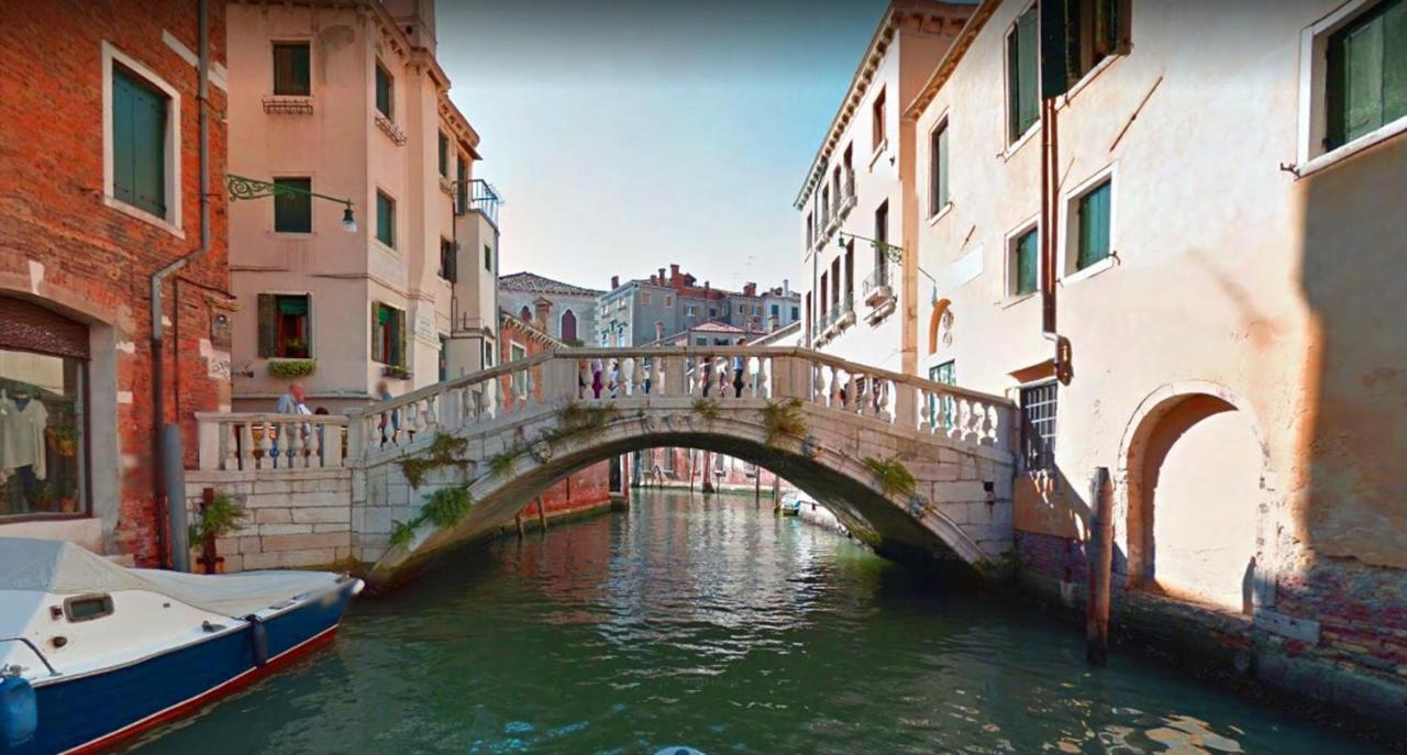 Ca' Dei Nomboli Canal View *