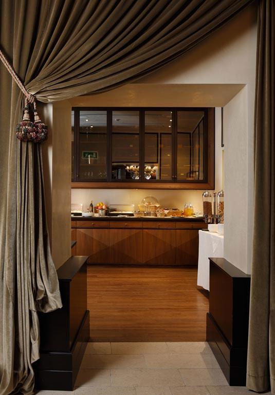 Aqua Palace Hotel 4*