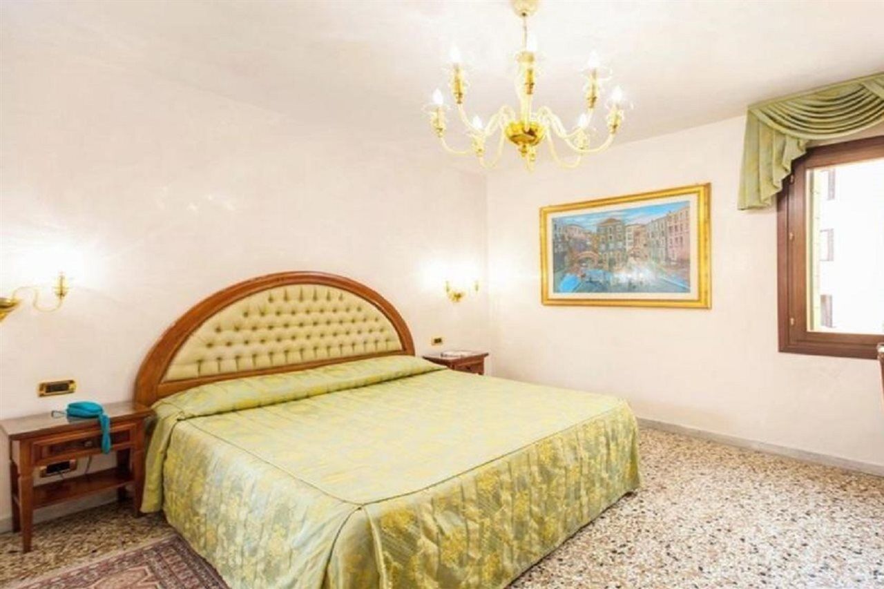 Antica Casa Carettoni 3* Venise