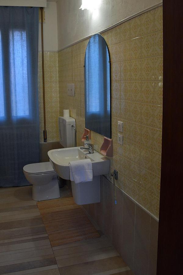 Bed & Breakfast My Friends Canal View Venetië