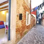 Cozy Apartment up to 4 in Biennale Giardini by Bricola Apartments