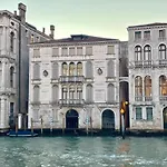 Il Giardino Segreto Di Monty Don Sul Canal Grande