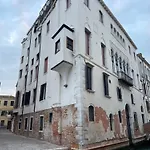 Sara In Venice