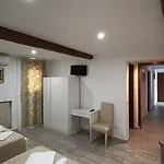 Sanella Rooms