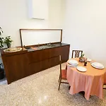 Charming Apartment On Grand Canal