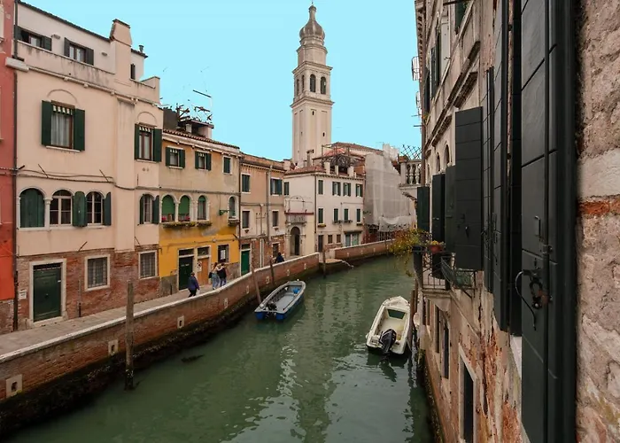 Ca Regina Panada - Passion On The Canal