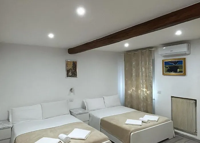 Sanella Rooms