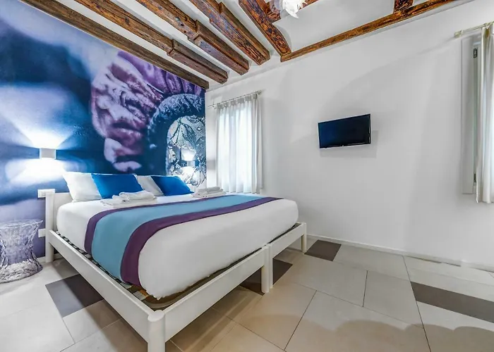Accademia Inn Palace Venice