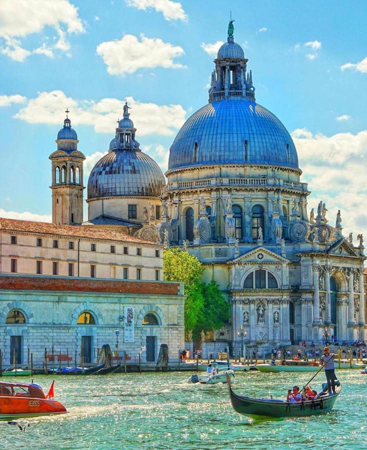 The Glamour Of San Marco Venise