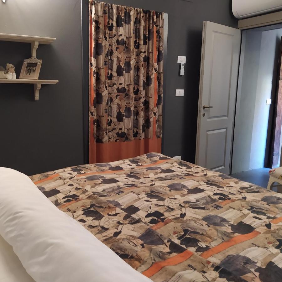 Rio Marin Gondola View & Patio Apartment Venedig