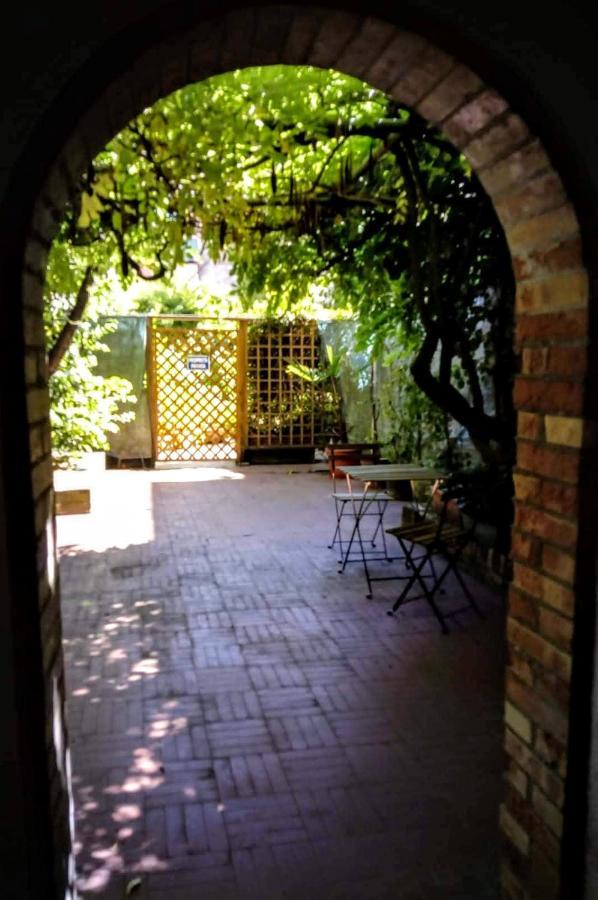 1749 Venicemar Venise